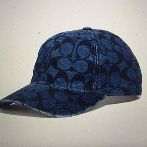 COACH - SIGNATURE HAT W/ “C” LOGO (NWT)